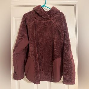 Women’s Nike Pullover